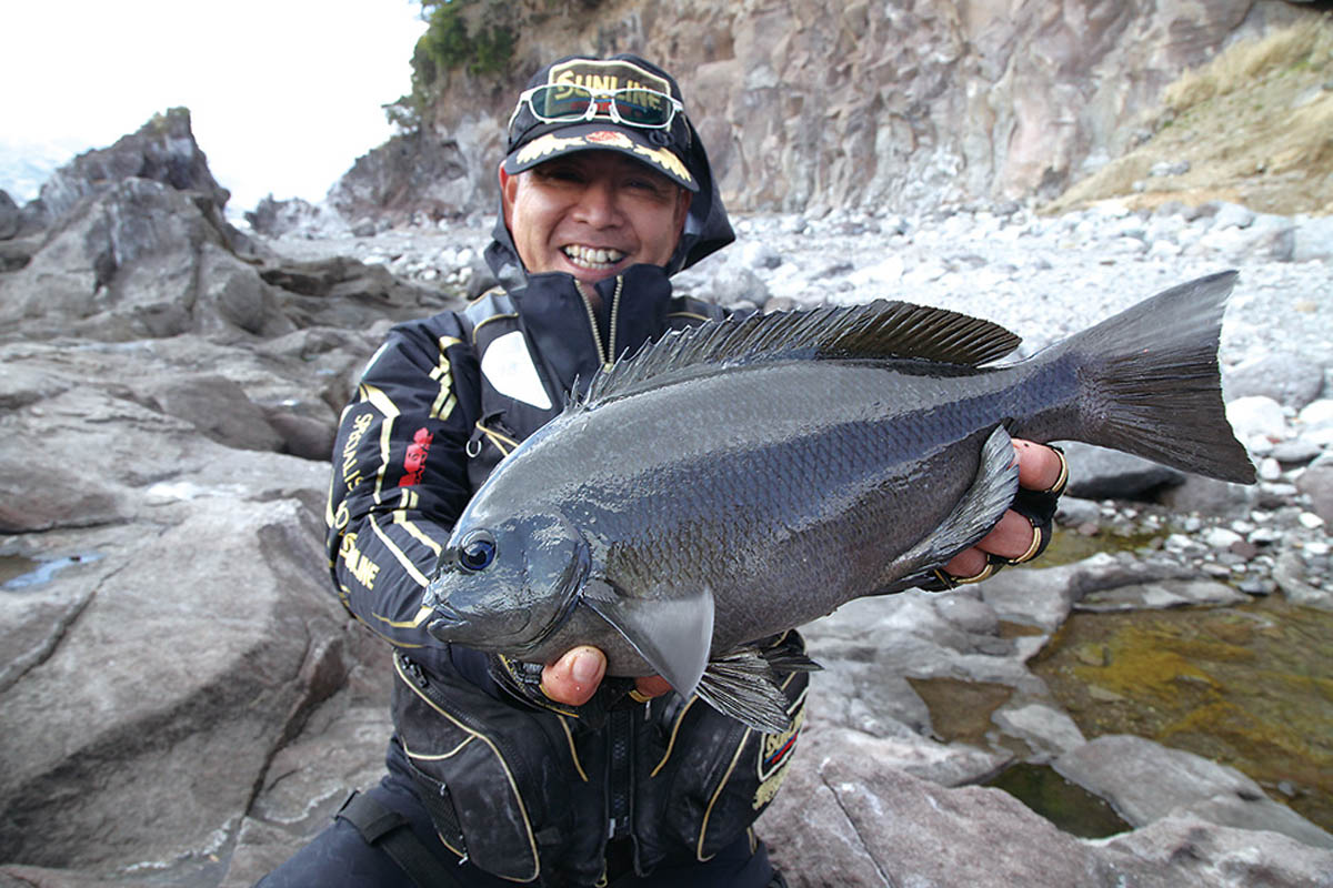 神奈川県 足柄下郡／真鶴半島・道無の地磯で釣るメジナ（グレ） | 全国おすすめ釣り場